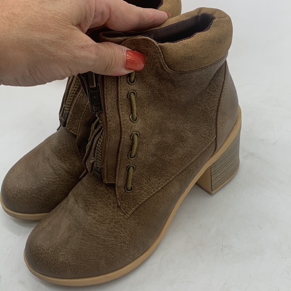 Michael Anthony Brown Heeled Boots Size 7 MCA4382C - Picture 10 of 10